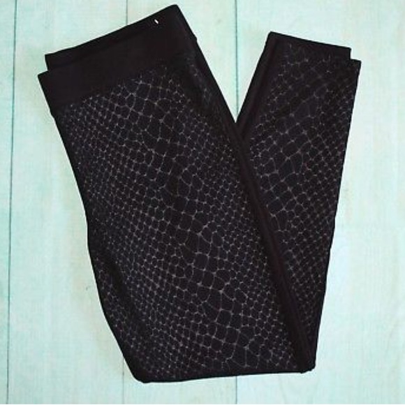 New Simply Vera Wang Animal Print Leggings Medium - Picture 3 of 5